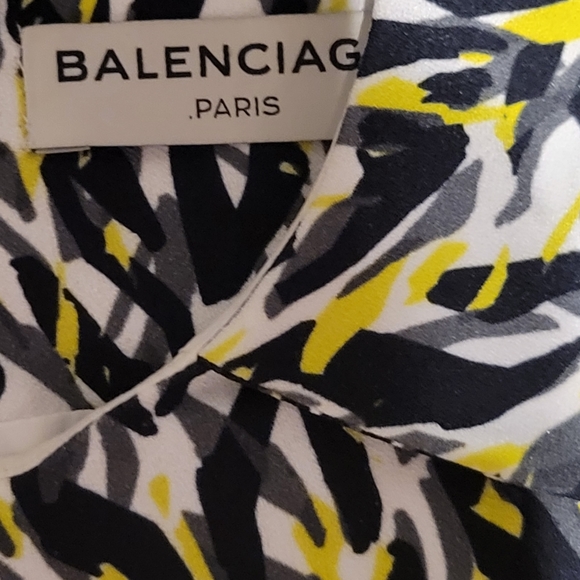 BALENCIAGA White Citron Black Print Structured Crew Neck Decorated Short Sleeve - Picture 3 of 16